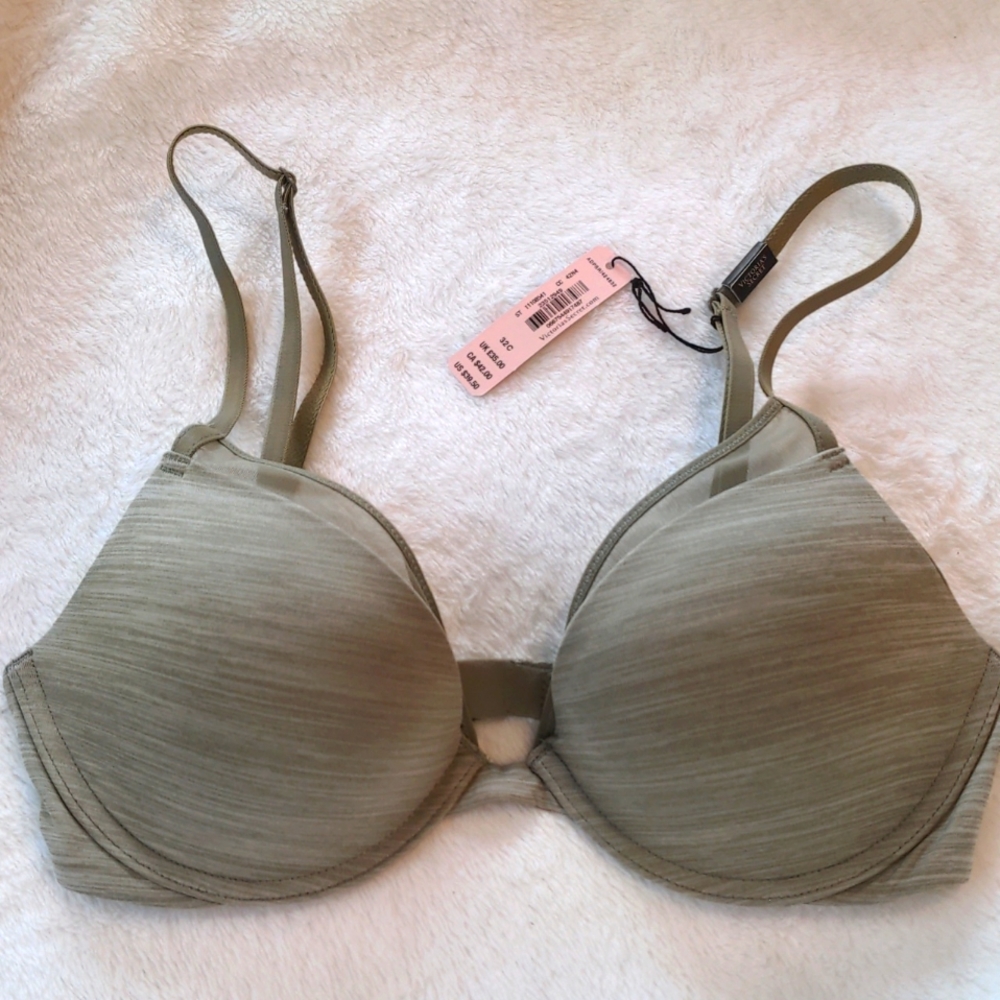 NWT Victoria Secret bra 32C